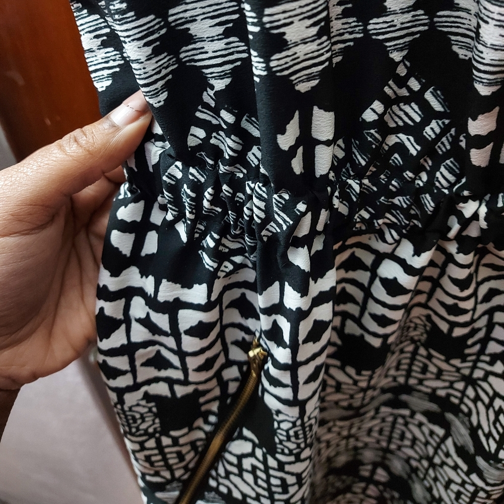 Cute design dress. - Picture 2 of 5